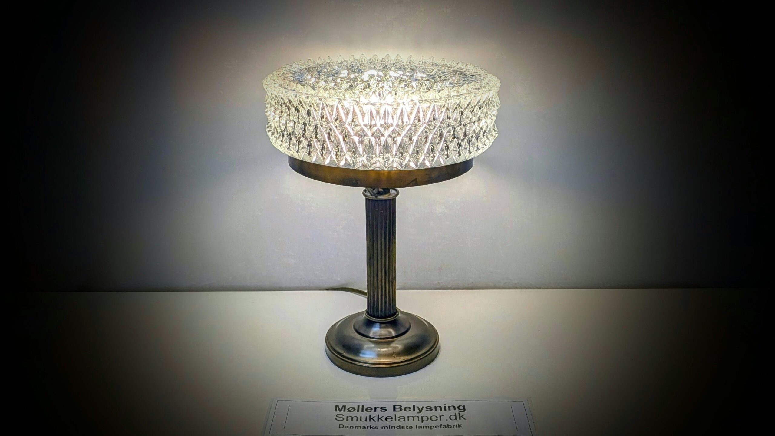 Custom samlet Kontorlampe i krystal glas. Ø25. 34 cm høj. – Kontorlamper