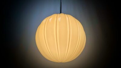 Skøn Antik kuglependel loftlampe fra 1930. Ø27. Sandfarvet. Restored. Entre/ orangeri.