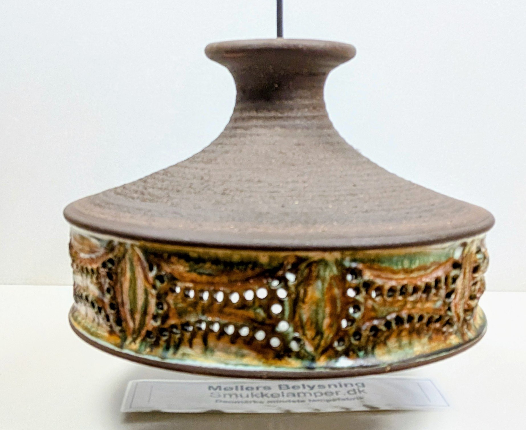 Ib Oluf Hansen Keramik Lampe – Sjørslev 1972 / Demstrup – Brutalistisk Retro. Nyt el. Ø33. – produktbillede 1 – Design ikoniske lamper til spisestuen