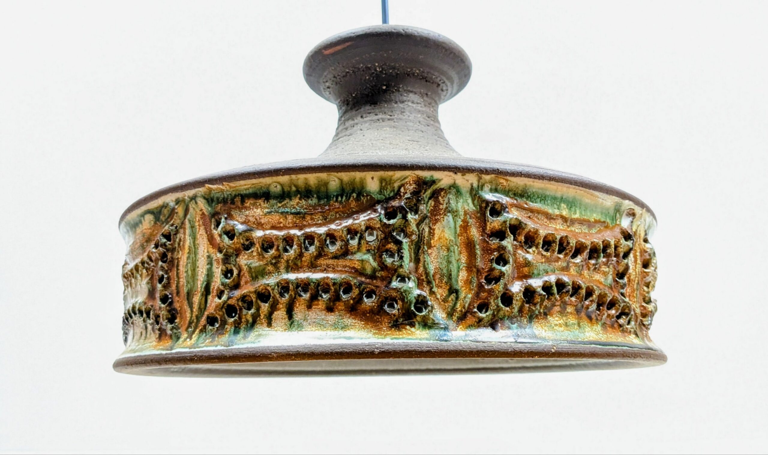 Ib Oluf Hansen Keramik Lampe – Sjørslev 1972 / Demstrup – Brutalistisk Retro. Nyt el. Ø33. – produktbillede 4 – Design ikoniske lamper til spisestuen