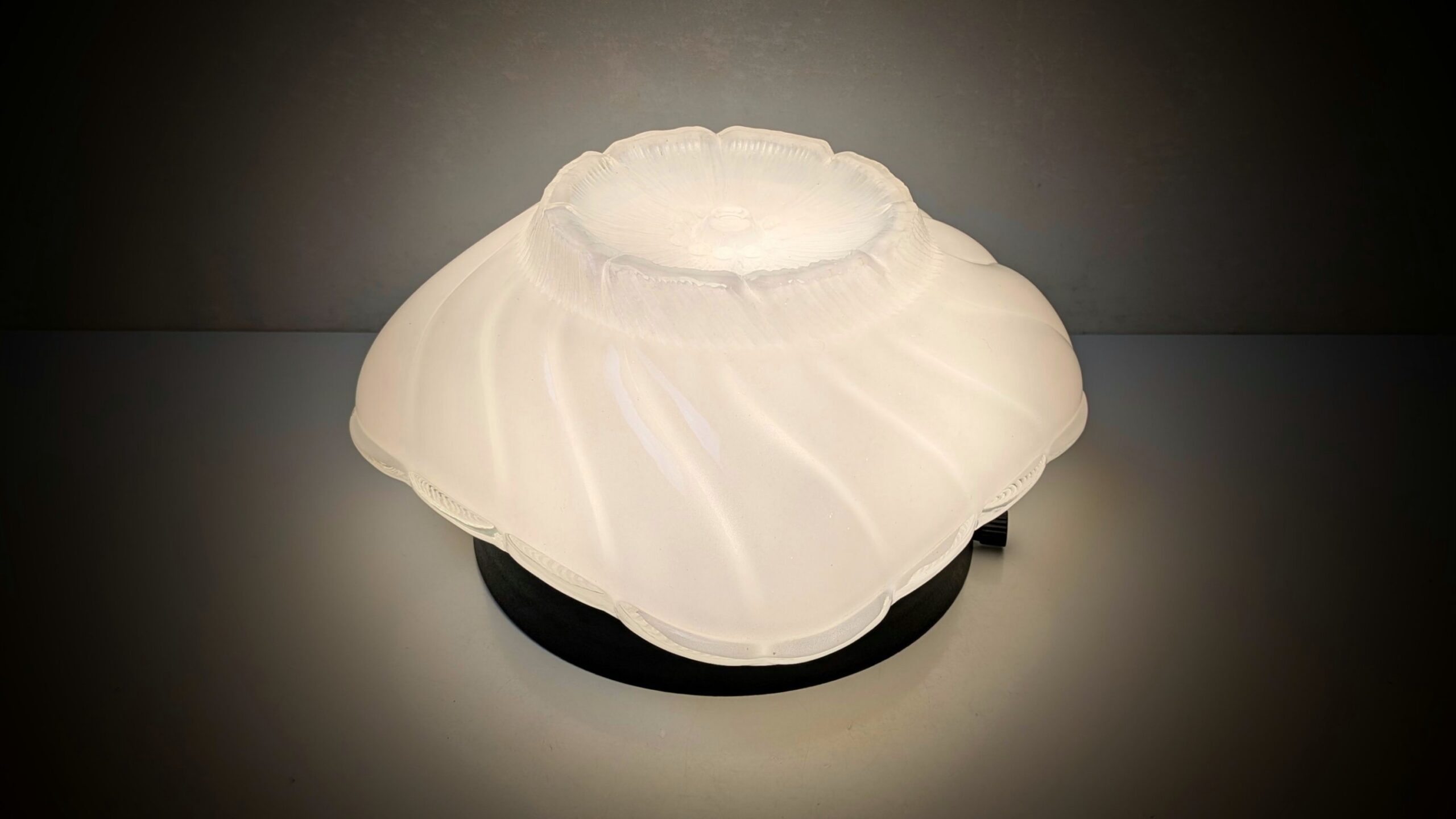 Skøn hvid loft plafond loft / væglampe glas fra 1960. 24x24 cm. Excellent condition. – produktbillede 3 – Plafonder