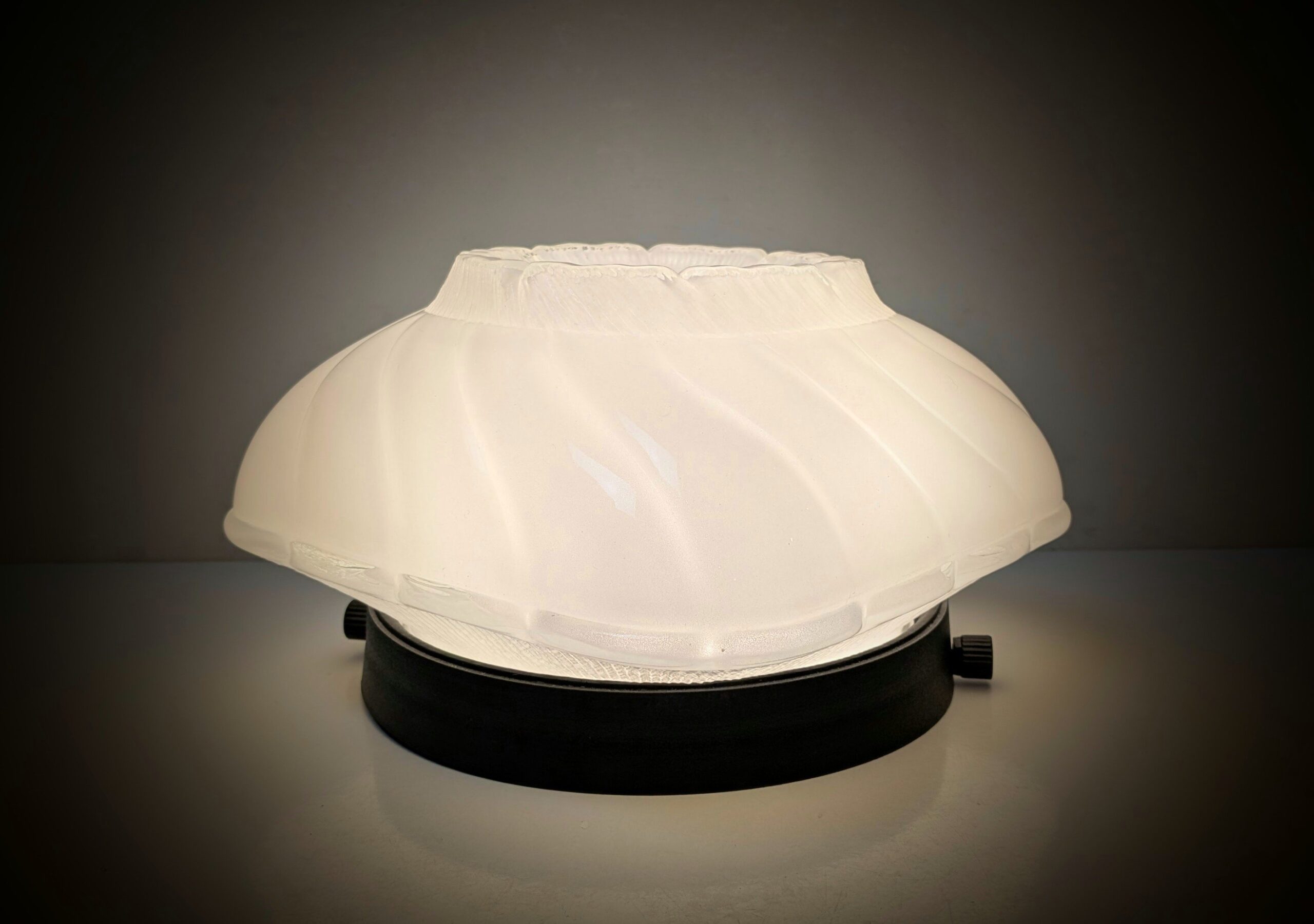Skøn hvid loft plafond loft / væglampe glas fra 1960. 24x24 cm. Excellent condition. – produktbillede 2 – Plafonder
