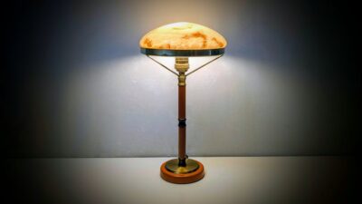 LYFA Art Deco bordlampe fra 1935 – marmoreret glas og original orange base. Danish design. – Stilfulde Bordlamper