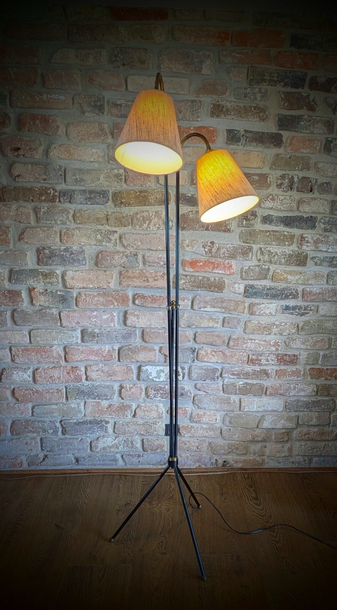 Teknika treben model 209 – eksklusiv dansk design gulvlampe med to fleksible arme – 1955. Pickup only – produktbillede 1 – Gulvlamper
