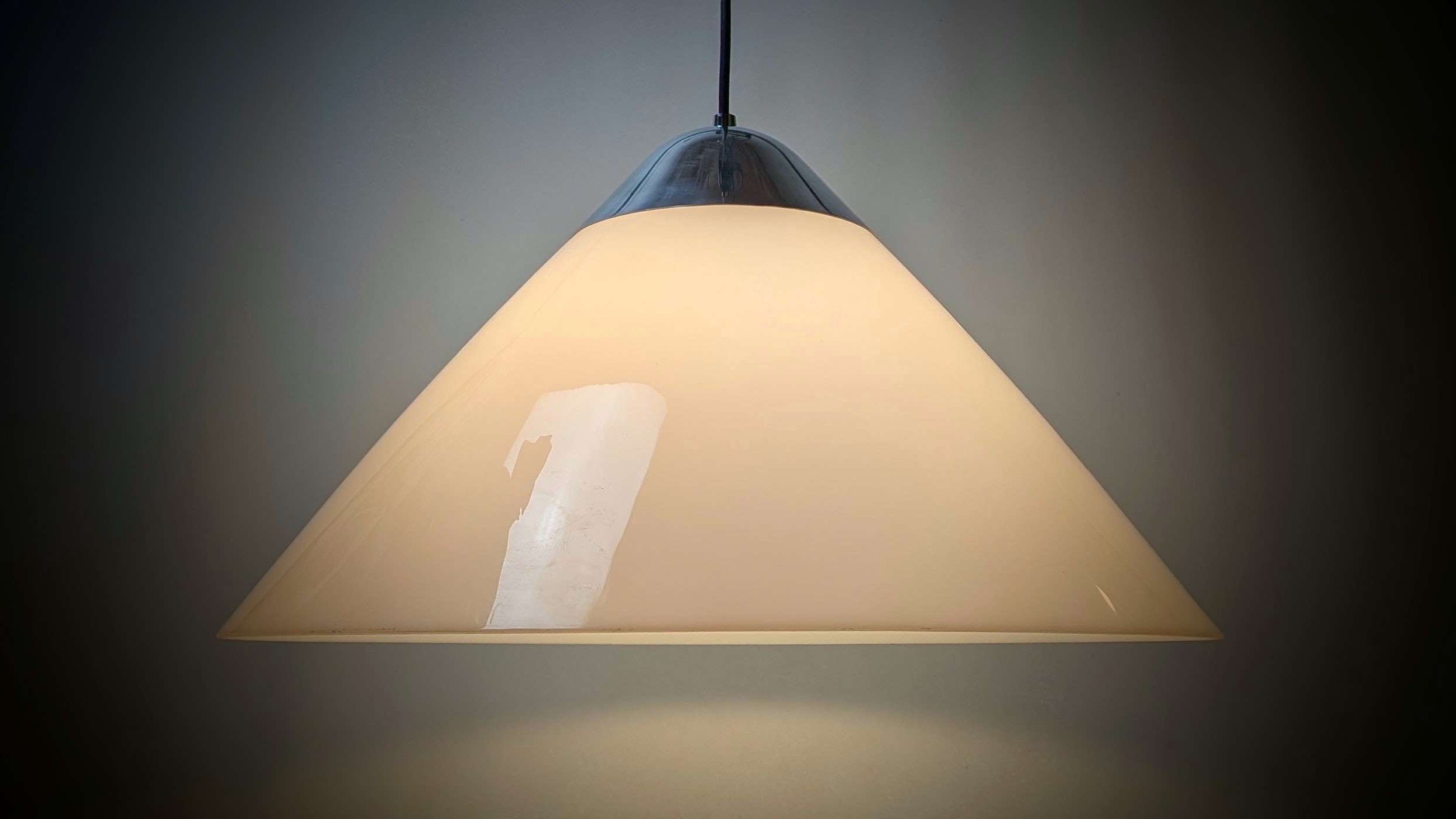 HANS J WEGNER. Opala pendel Ø52. Louis Poulsen. Restored. Langsøhus 1970. – Design ikoniske lamper til spisestuen