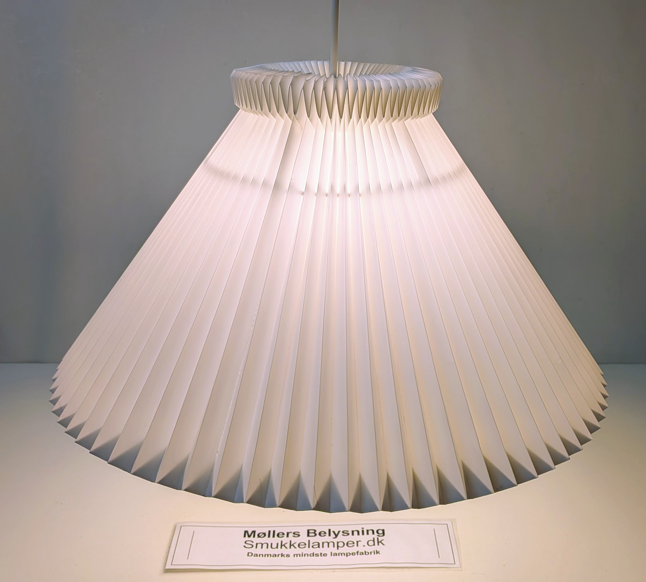 Original Le Klint loftlampe. Ø48. 30 cmL. Nyt el. Få normale brugsspor. Fra 1990. Made in Denmark – produktbillede 4 – Design ikoniske lamper til spisestuen