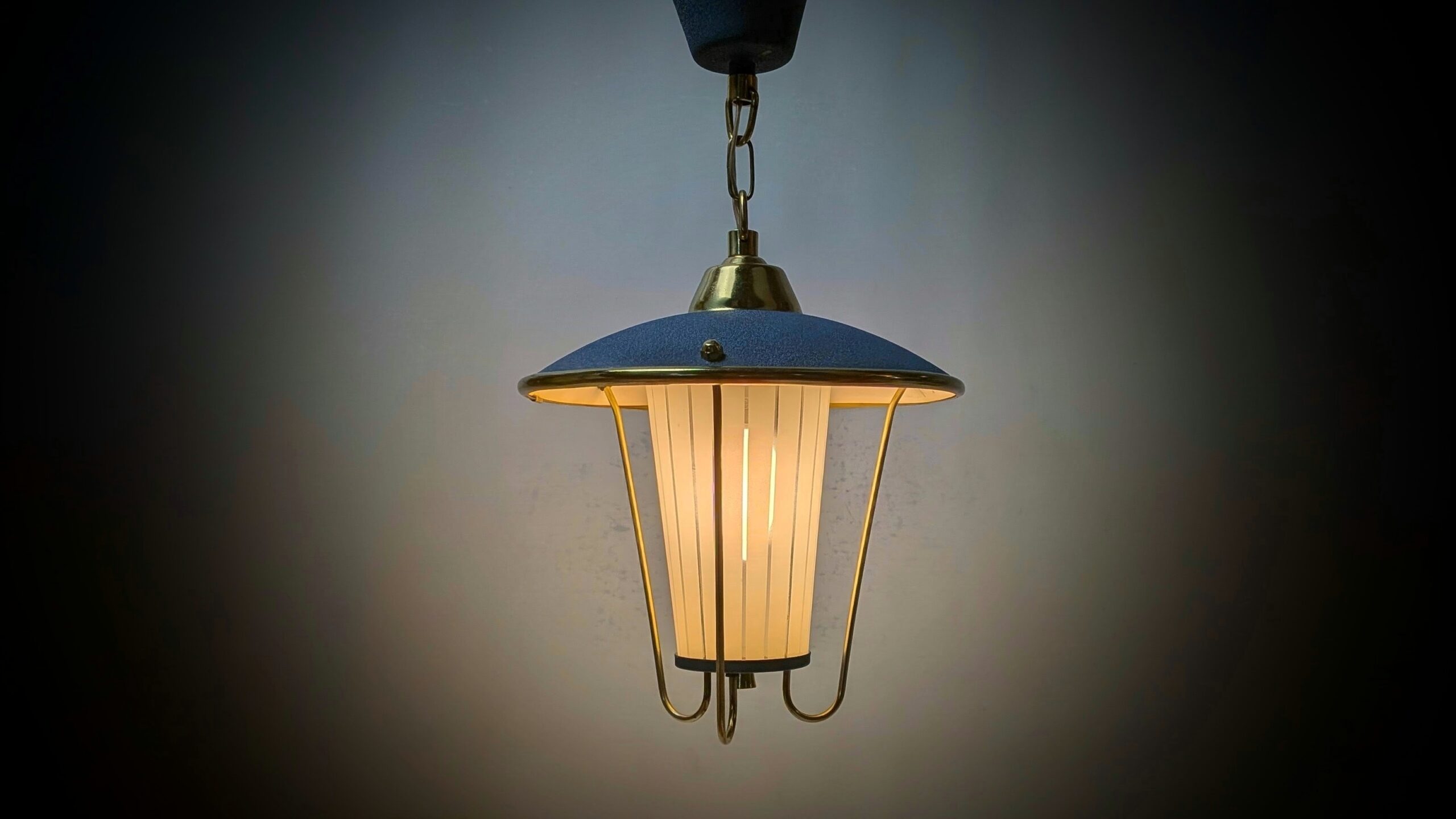 Skøn Atomic Age 1950 loftlampe. Restored. Ø23. 43 cmH – produktbillede 3 – Orangeri og udestue belysning